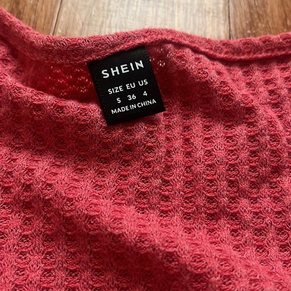 Women’s Top - Picture 3 of 4